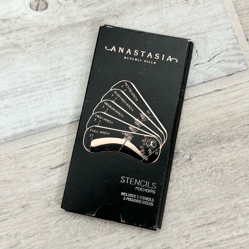 Anastasia Eyebrow Stencils. Brand new kit not used.
